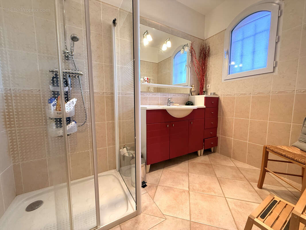 Maison à BAGNOLS-EN-FORET