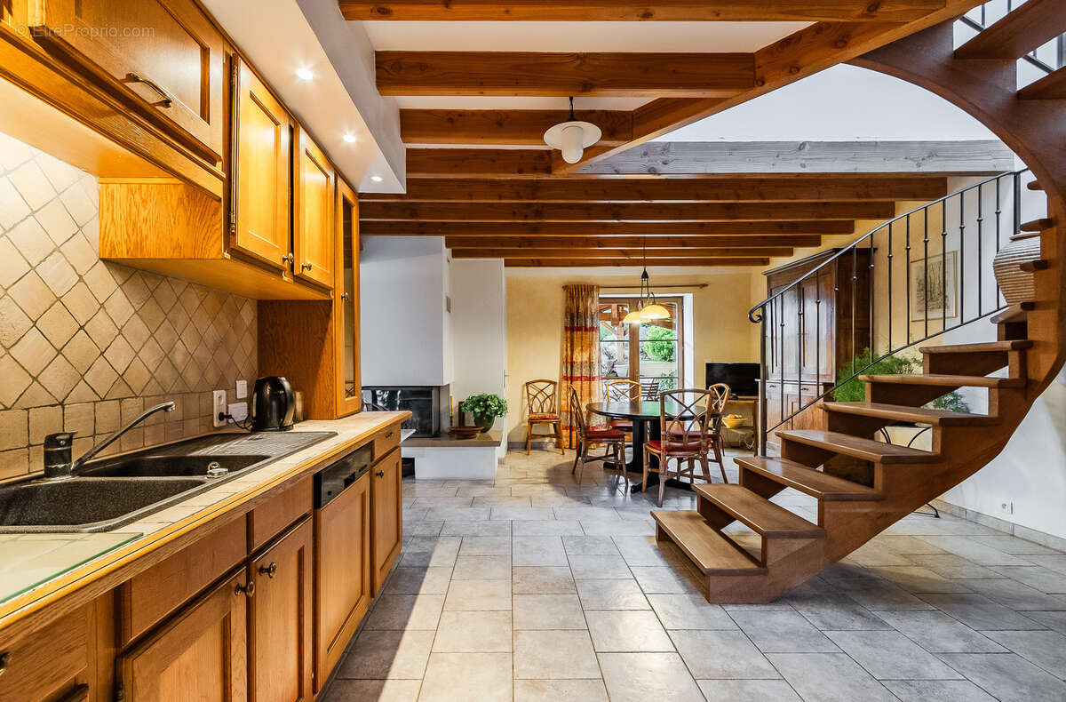 Maison à VILLE-SUR-JARNIOUX