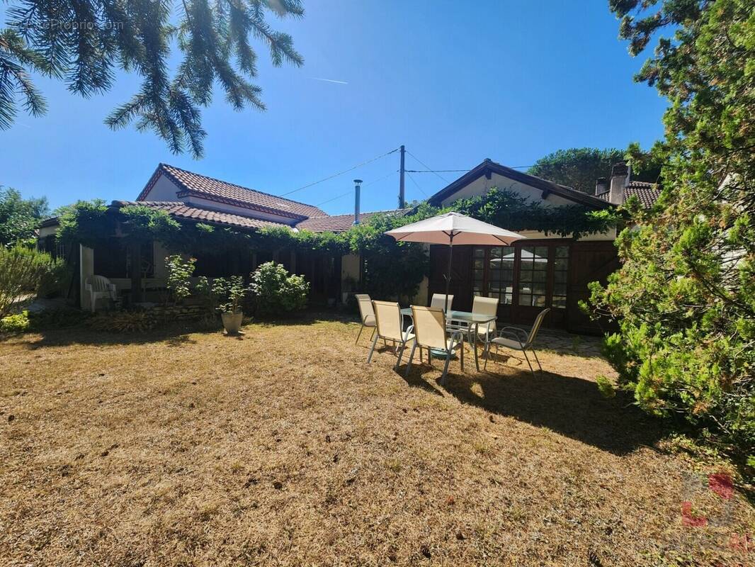 Maison à PRAYSSAC