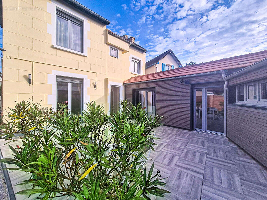 Maison à LUC-SUR-MER