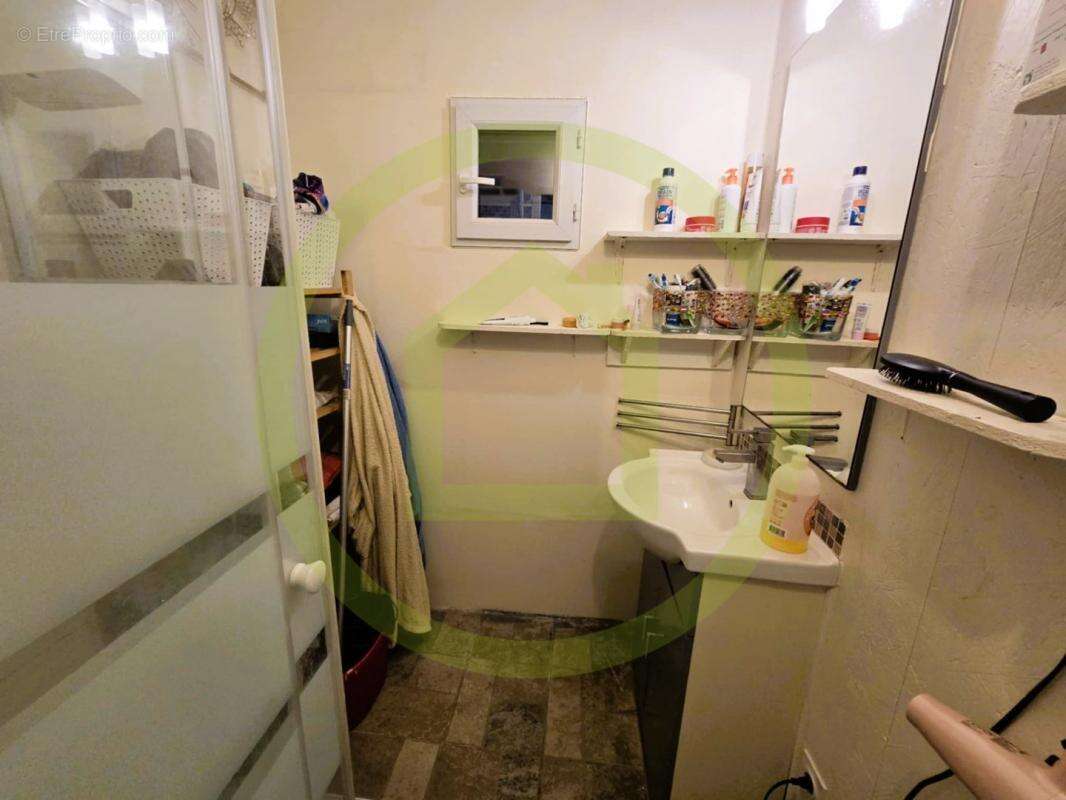 Maison à SAINT-BONNET-SUR-GIRONDE