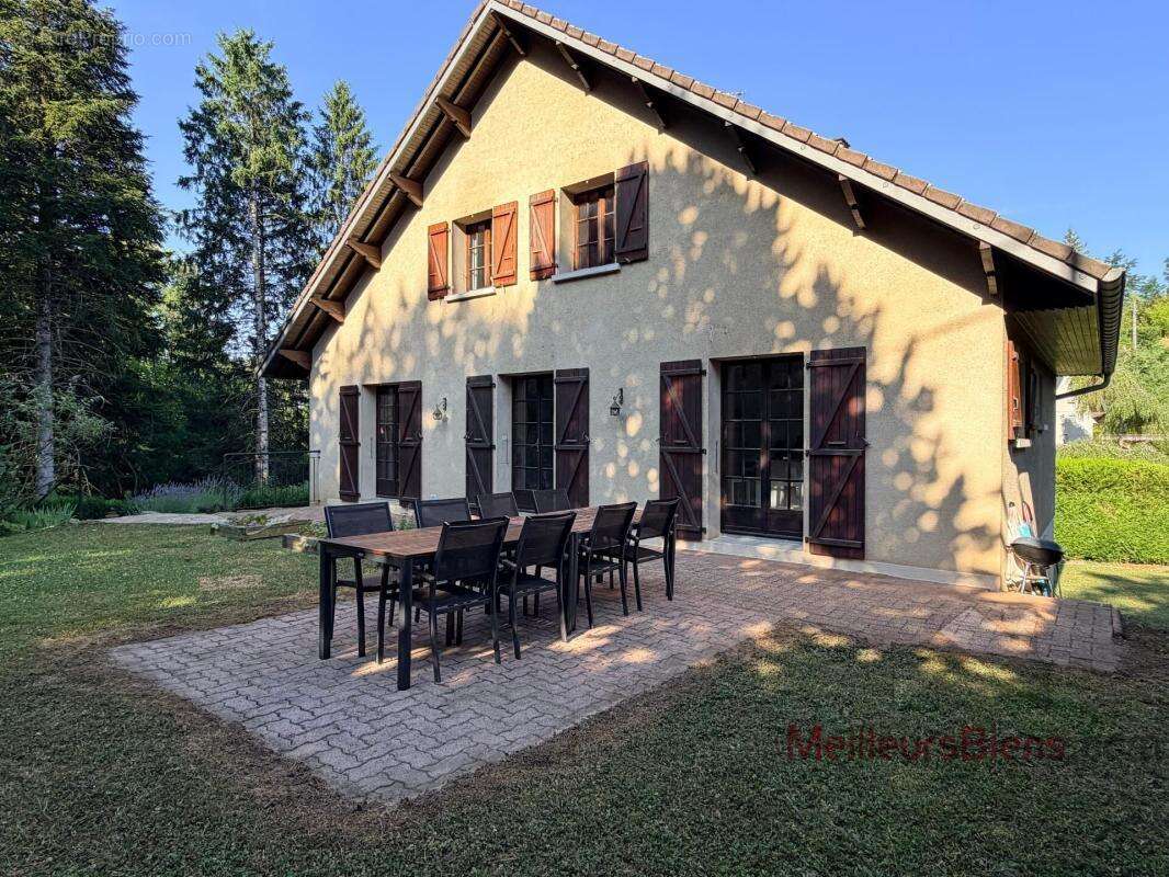 Maison familiale rénovée - 7 pièces - 5 chambres - Grand jardin - Lons-le-Saunier - photo 19