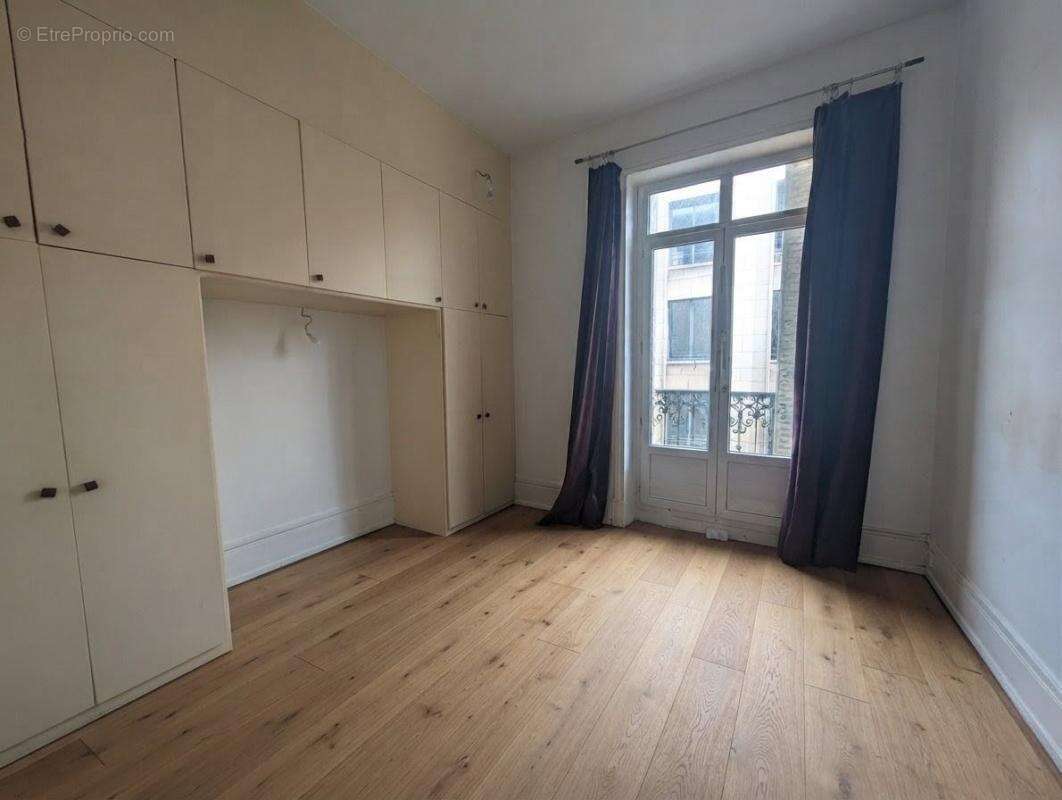 A vendre - Spacieux F2 de caractère en hypercentre de Rouen - photo 5