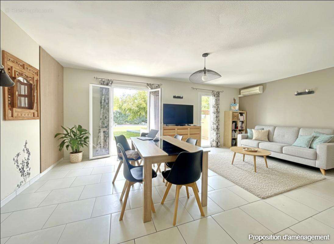 Maison à SIMIANE-COLLONGUE