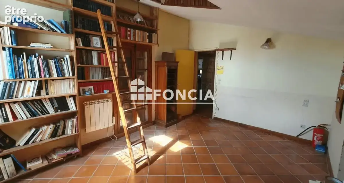 Maison de caractère en pierres et un chai indépendant à rénover - photo 4