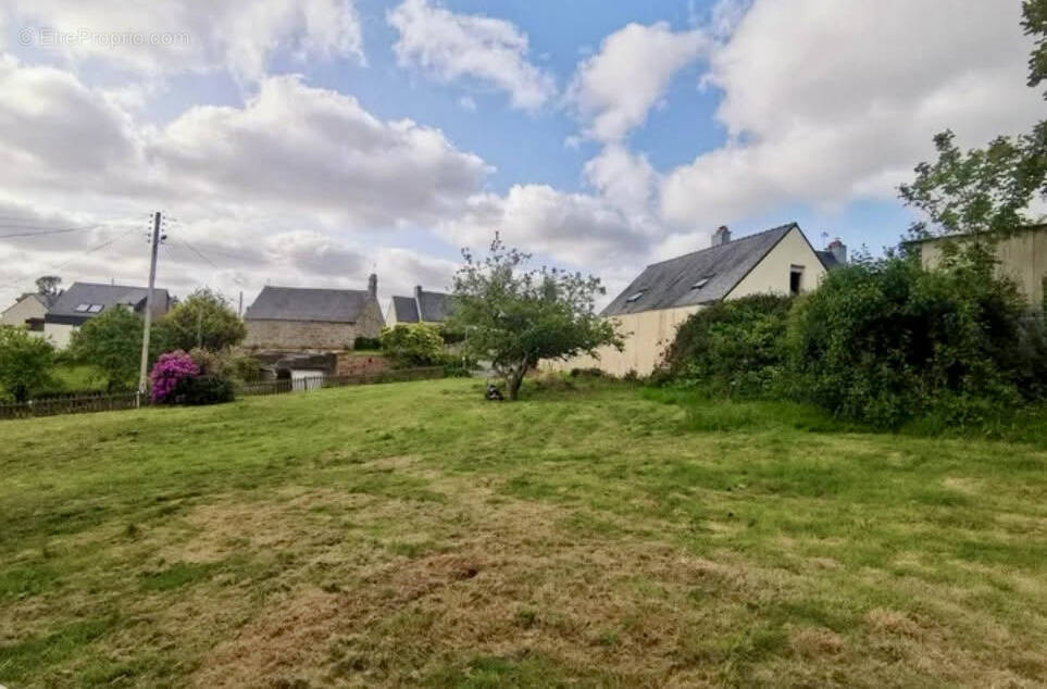 Terrain à PLOUGUIEL