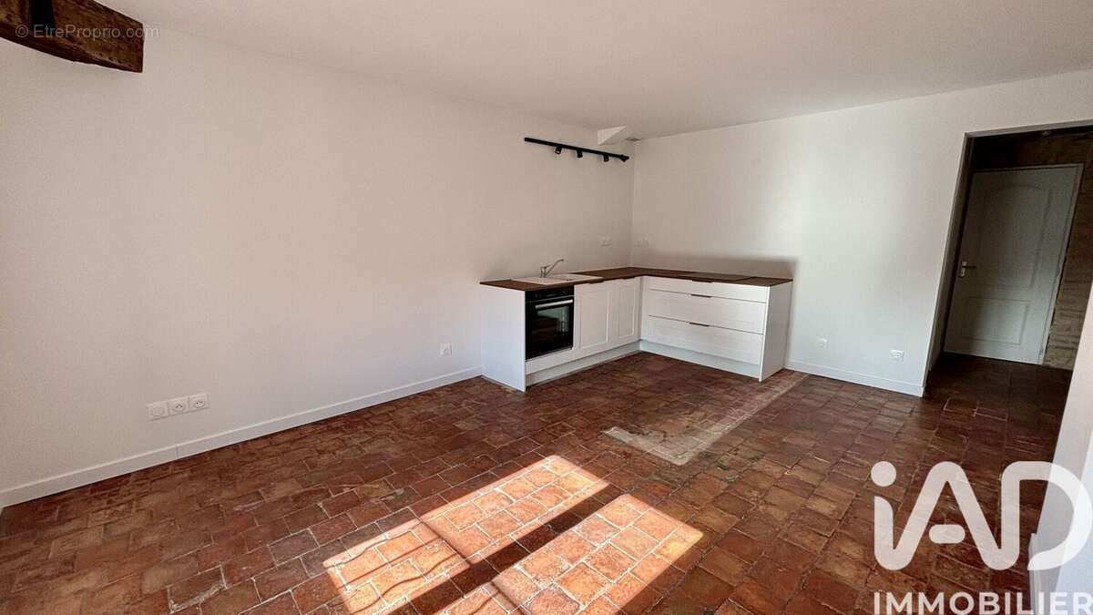 Appartement 41 m² à Aubenas  - photo 2