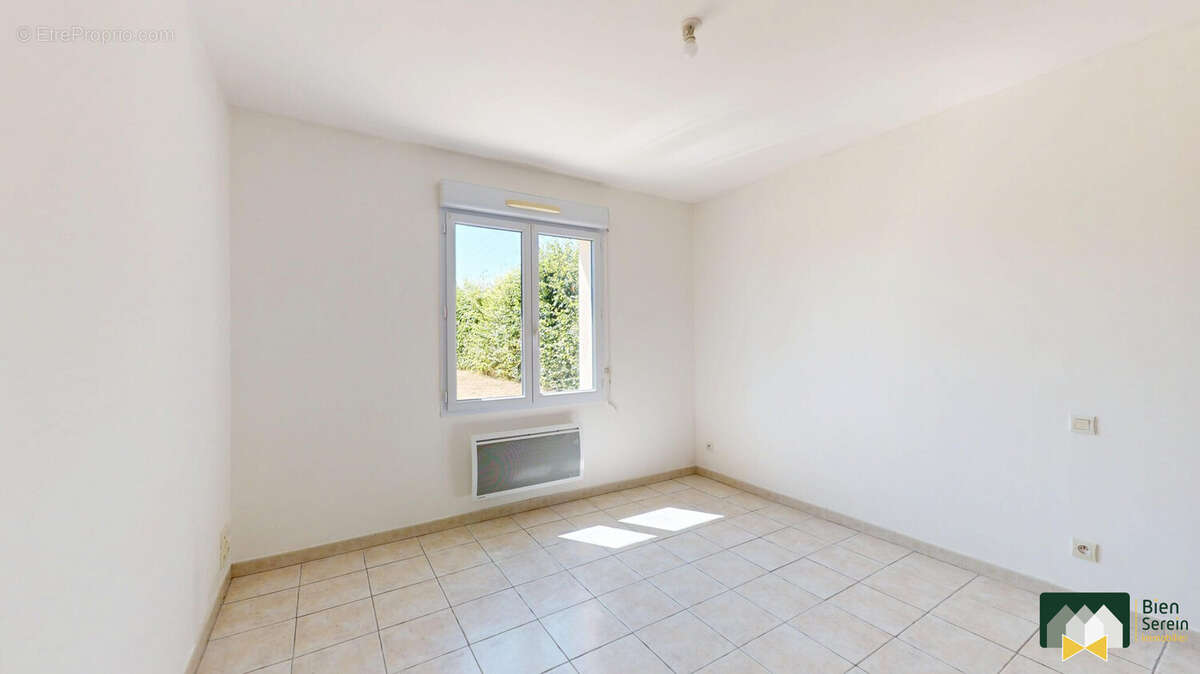 Maison 74 m² à Le Favril  - photo 4