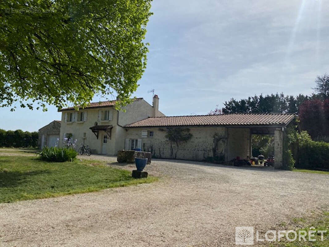 Maison à COURCOURY