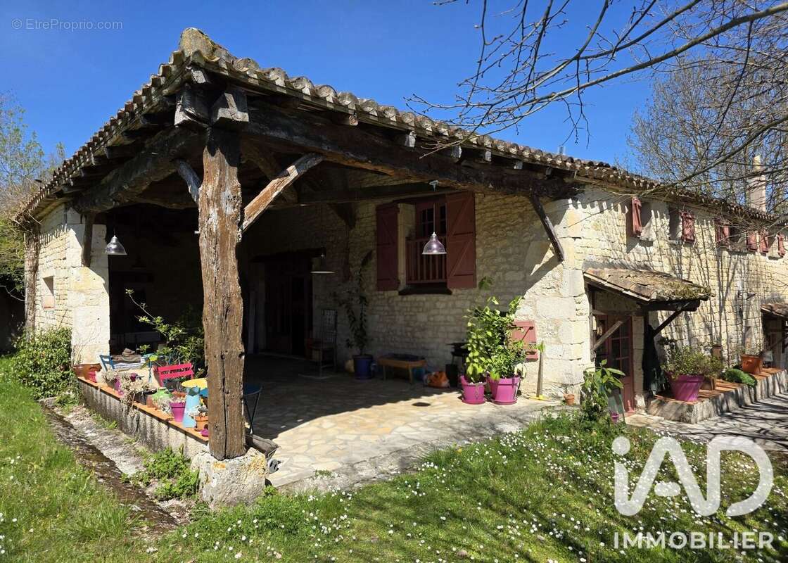 Maison 272 m² à Lalbenque  - photo 5
