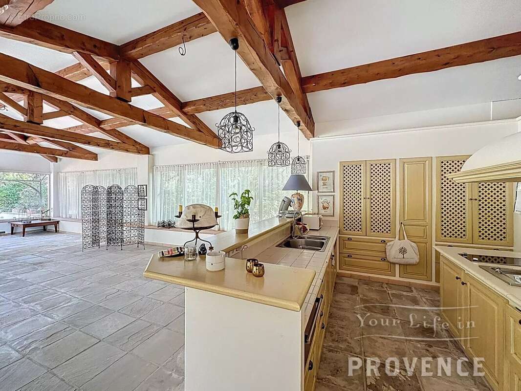 Maison à LE CANNET-DES-MAURES