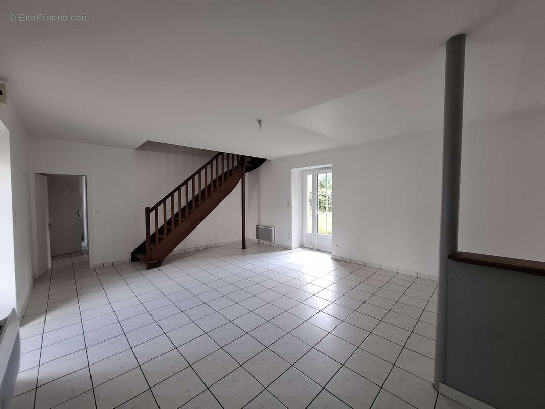 Maison à SAINT-ETIENNE-DE-MER-MORTE