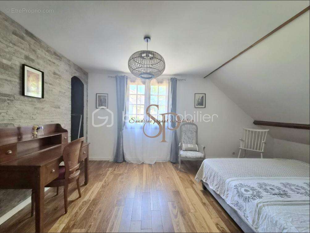 Maison à LORREZ-LE-BOCAGE-PREAUX