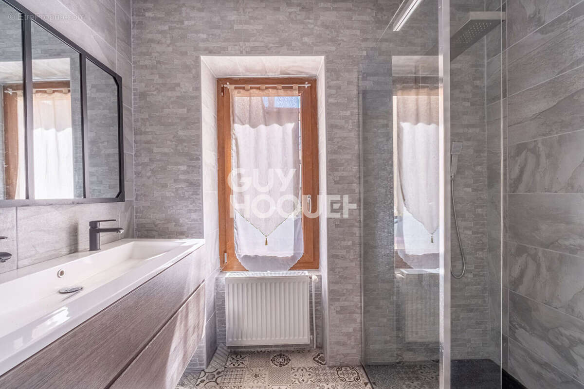 Maison à CLERMONT-FERRAND