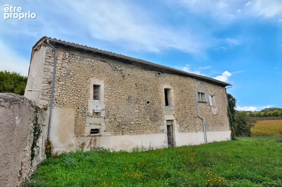 Maison de campagne de 80 m² à restaurer sur un terrain d’environ 1,30 h - photo 14