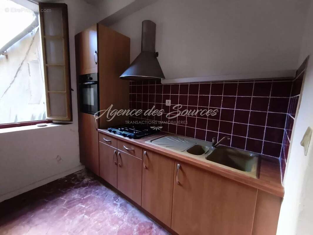 Appartement à VARAGES