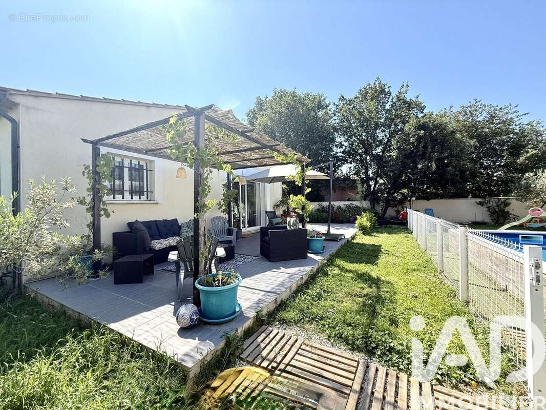 Maison 140 m² à Saint-Paul-Les-Fonts  - photo 2