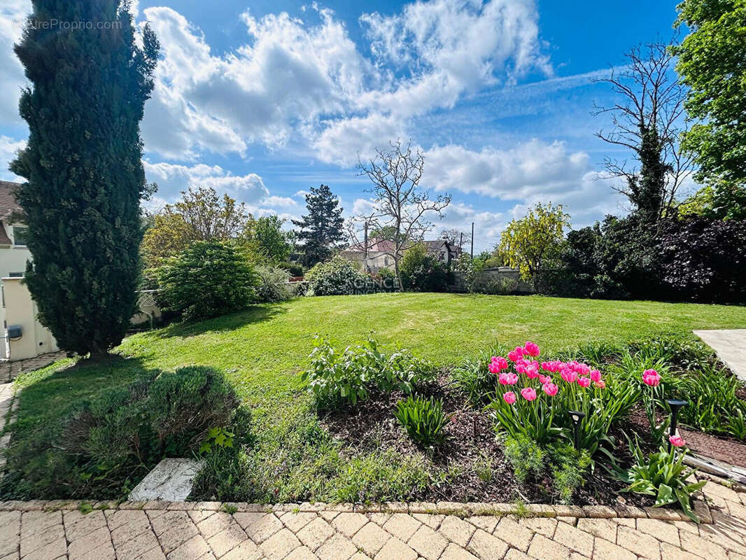 Maison Vaux Sur Seine 8 pièce(s) 203 m2 - photo 2