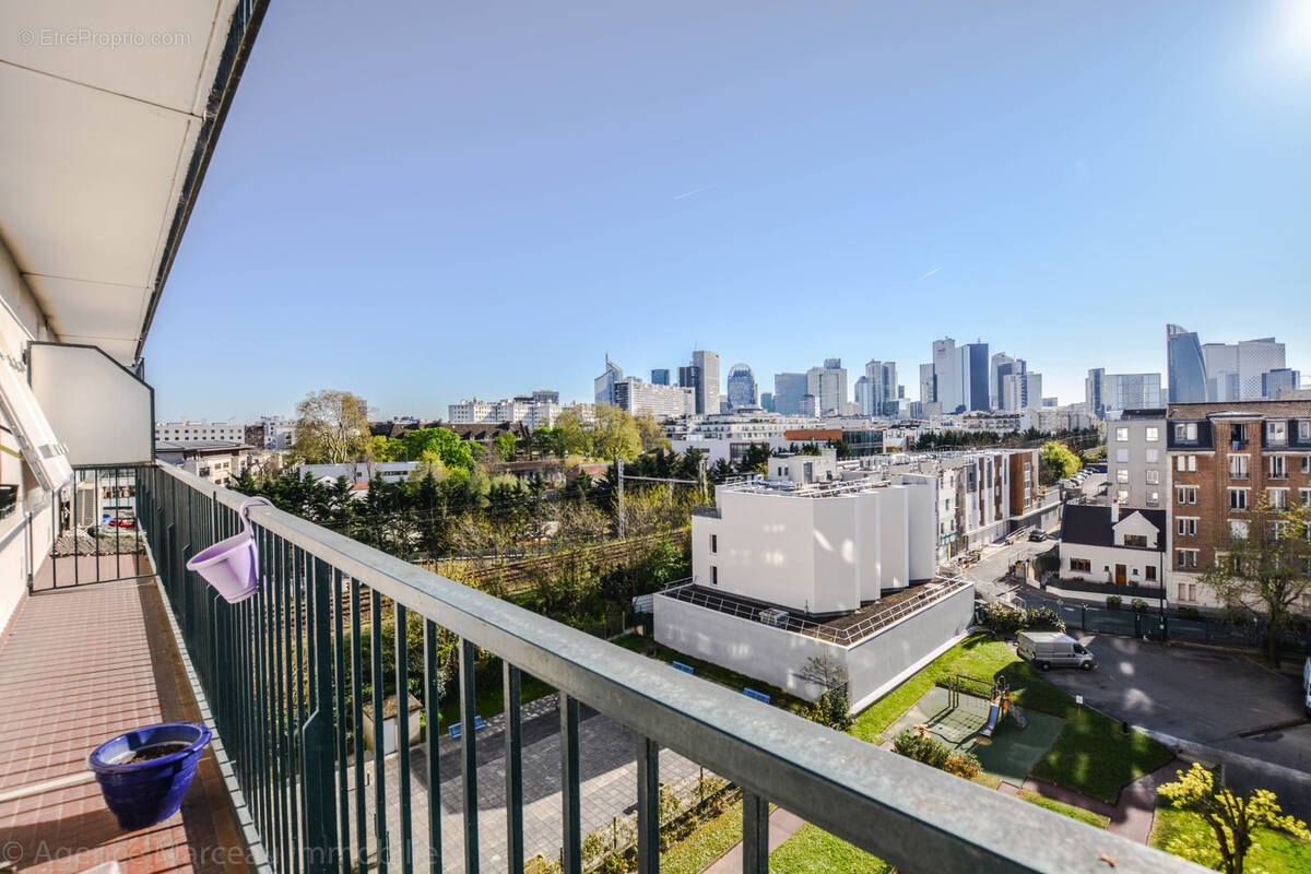 Appartement à COURBEVOIE