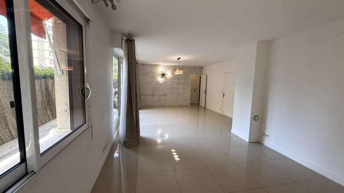 Appartement à NEUILLY-SUR-SEINE