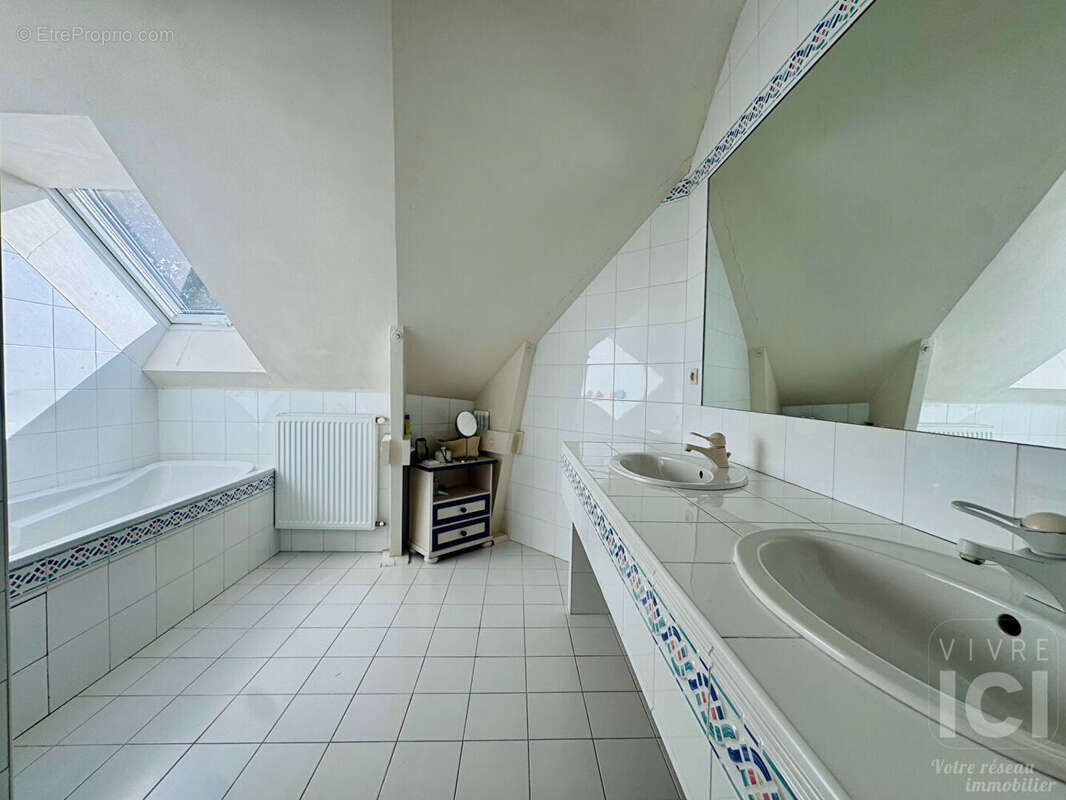 Maison familiale - 210m² -  5 chambres - Sautron - photo 7