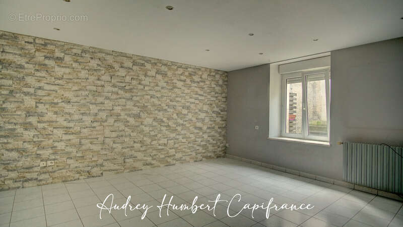 Maison à VIGNEULLES-LES-HATTONCHATEL