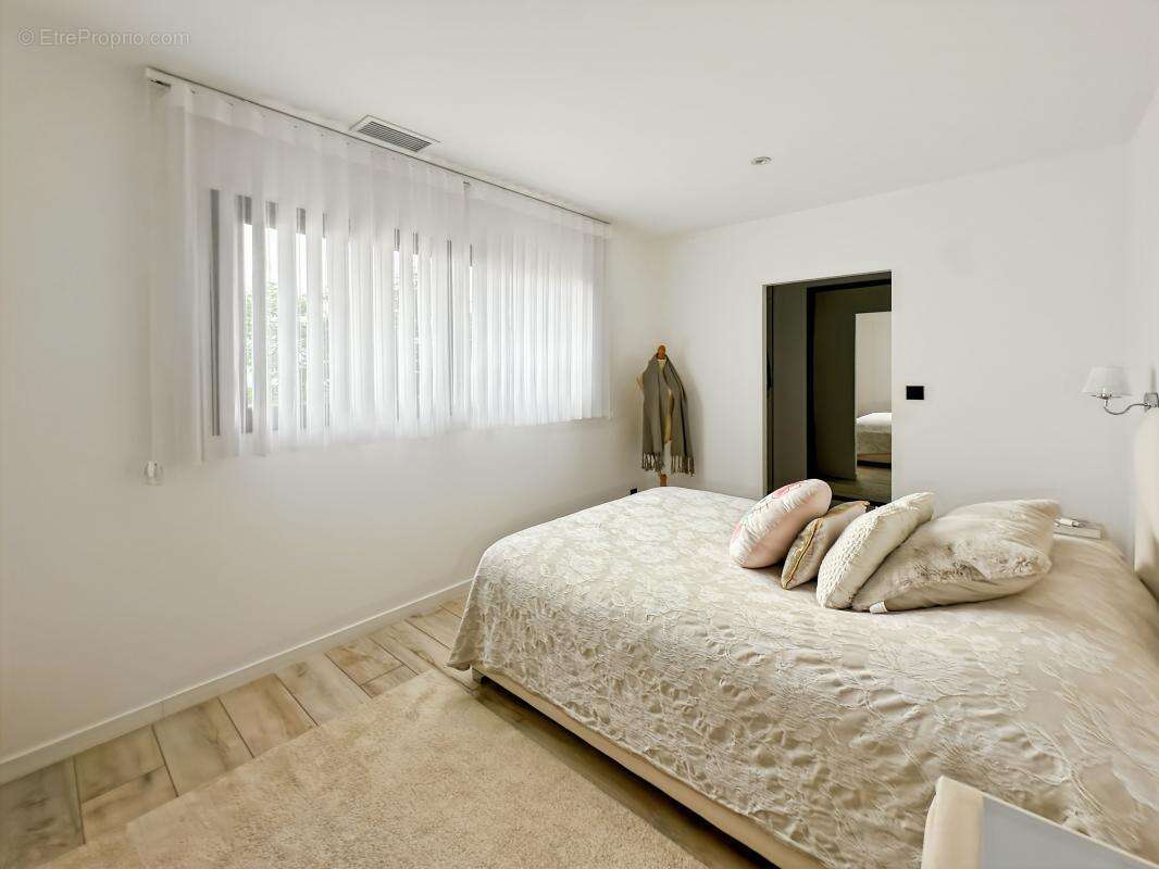 Villa contemporaine  a vendre sur les côteaux de loriol proche cliousclat - photo 11