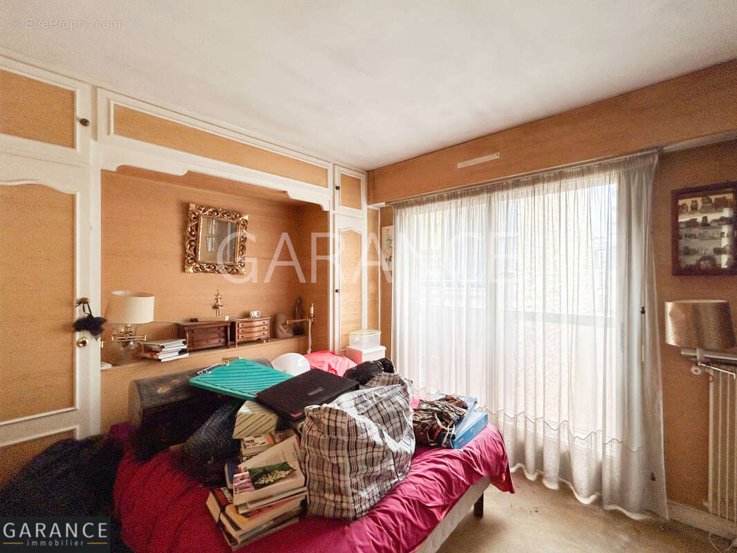 Appartement à PARIS-14E