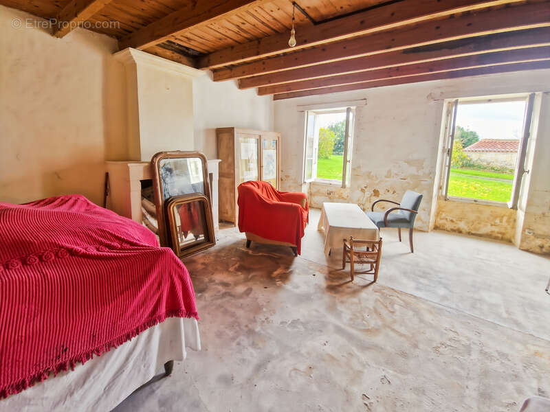 Maison à TONNAY-CHARENTE