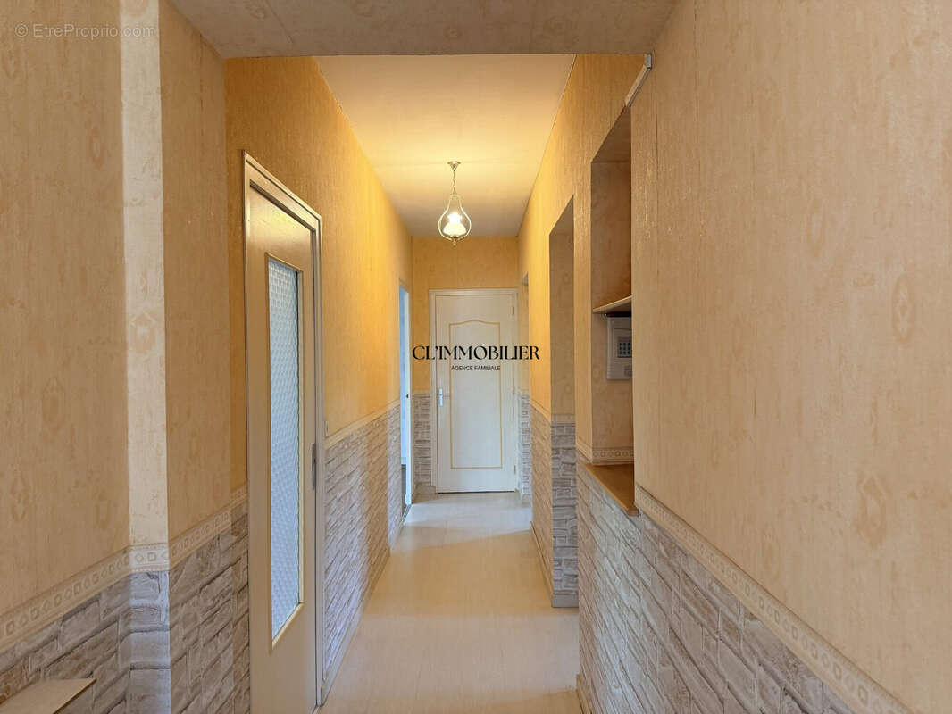 Maison à SAINT-JUST-SAINT-RAMBERT