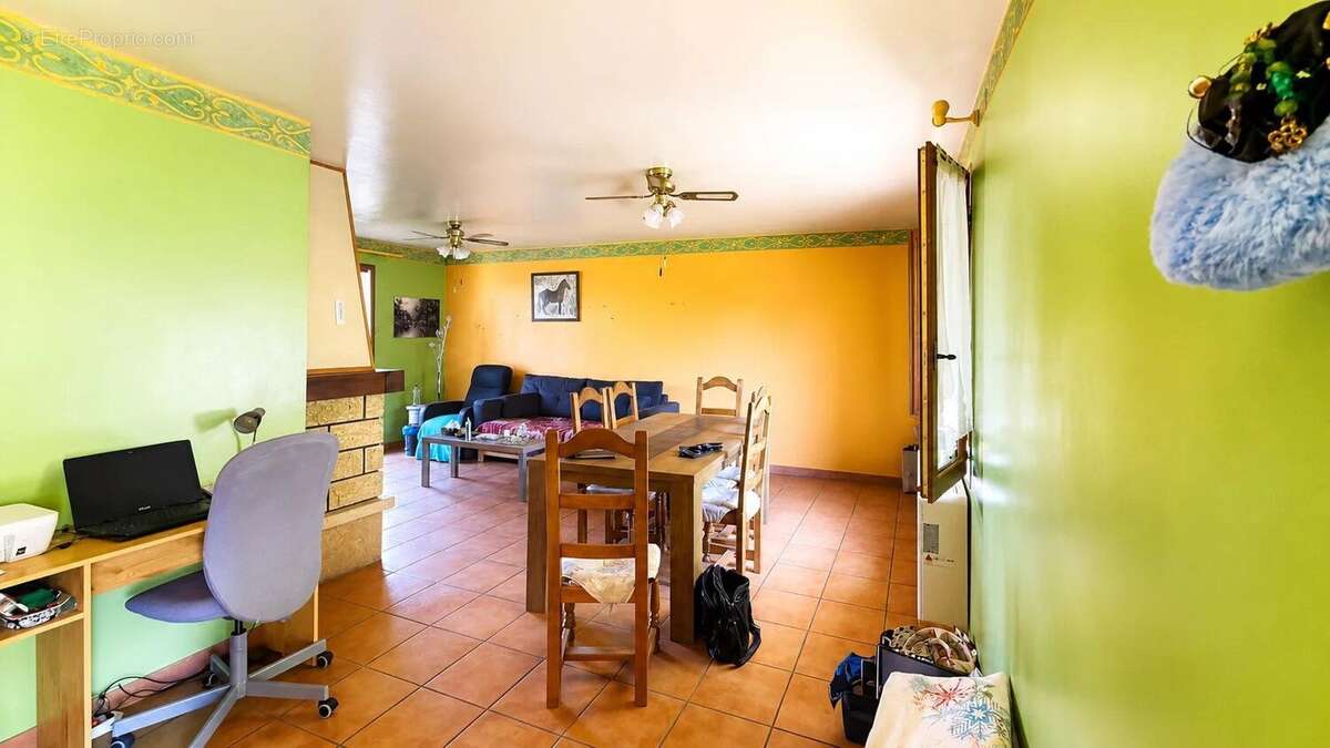 Maison à POURRIERES