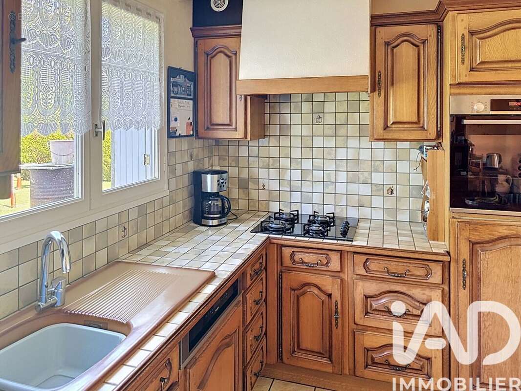 Maison 106 m² à Moncontour  - photo 4