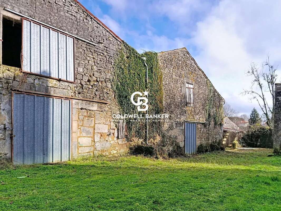 Maison à BUSSAC-SUR-CHARENTE