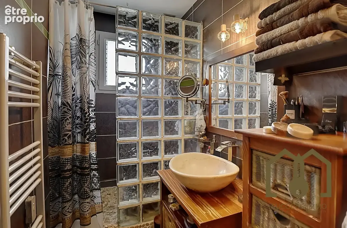 Maison 75 m² à Vaulx-En-Velin  - photo 9