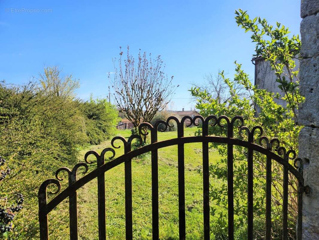 Jolie Maison avec jardin - grange et garage - à vendre 4 pièces CUZORN (Lot-et-Garonne 47) - photo 17