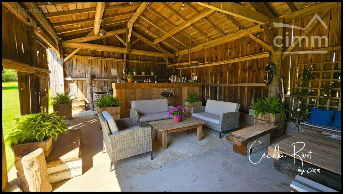 Maison à SAINT-MARTIAL-DE-MIRAMBEAU