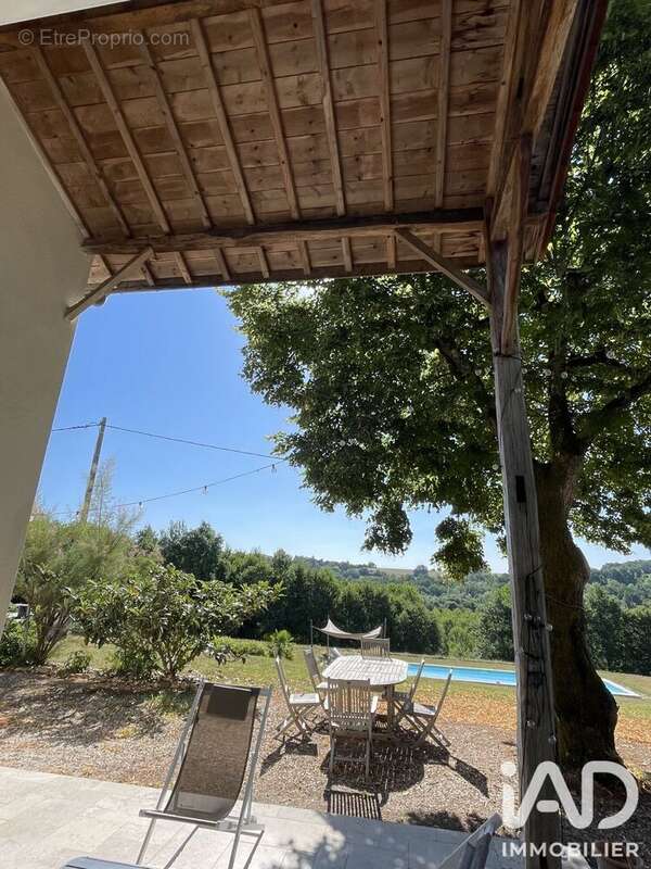 Maison 305 m² à Sigalens  - photo 8
