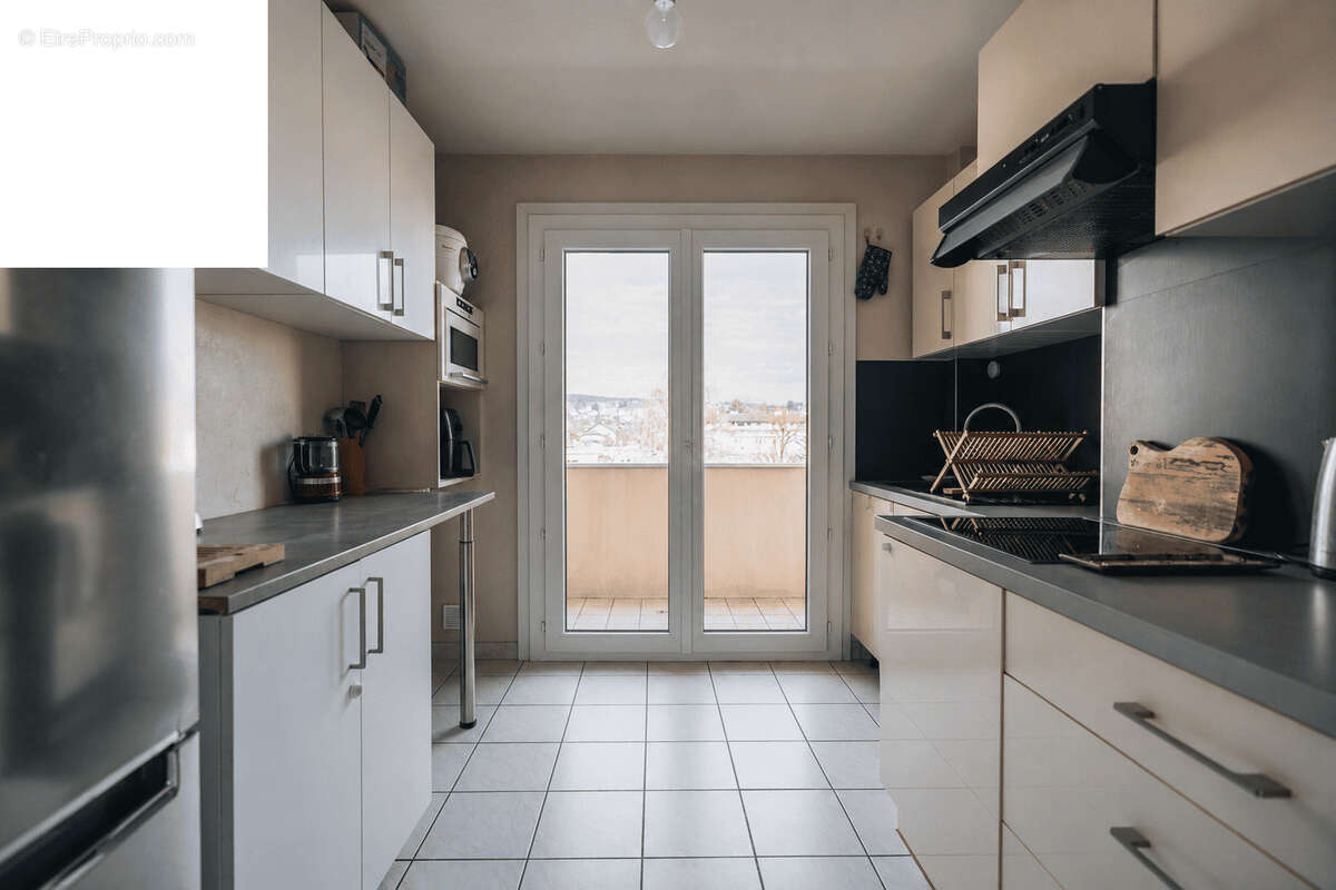 Appartement T4 de 68.50m2 à rafraîchir - 2 balcons - 1 cave - photo 6