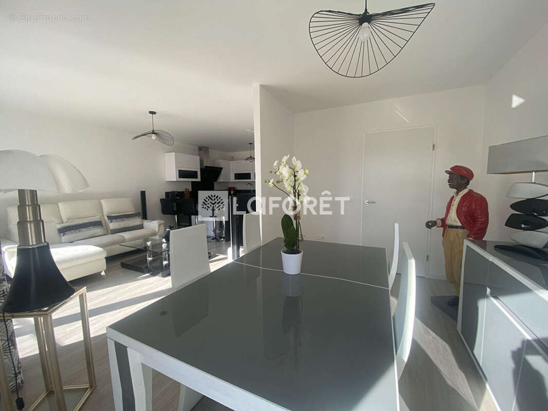 Appartement à VERNEUIL-SUR-SEINE