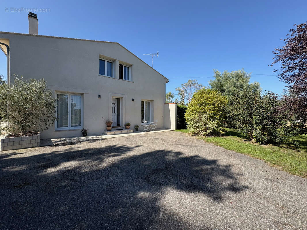 Maison à SAINT-SULPICE-SUR-LEZE