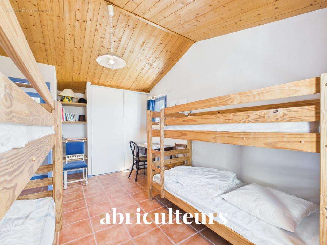 Maison familiale de 7 chambres en vente à Noirmoutier-en-l’Île (85330) - photo 17