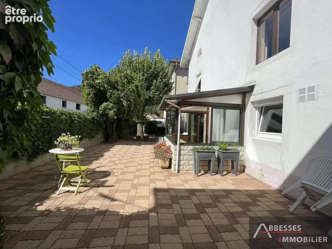 SAINT-AMÉ : Grand logement F7 'esprit maison de famille'  terrasse, terrain et stationnement - photo 22