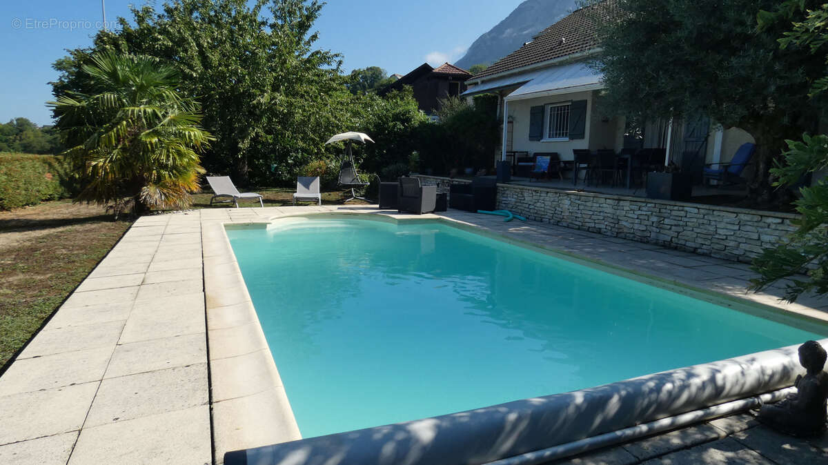 Villa 6 pièces   204 m2   5 chambres   piscine   drumettaz-clarafond - photo 46