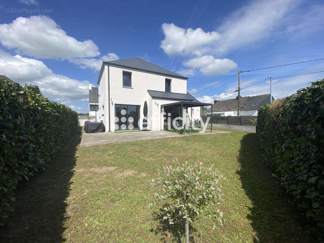 Maison à PLOEREN