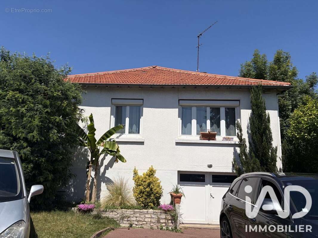 Photo 1 - Maison à MONTLIGNON