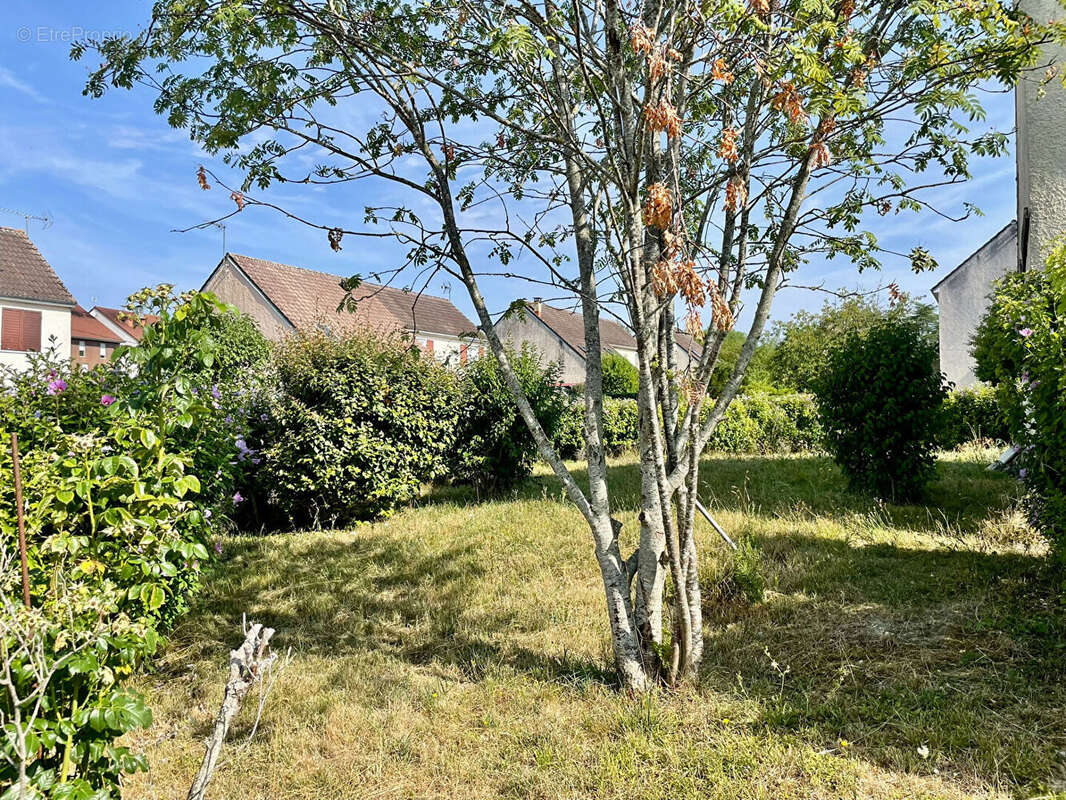Maison 88 m² à Saint-Florentin  - photo 3