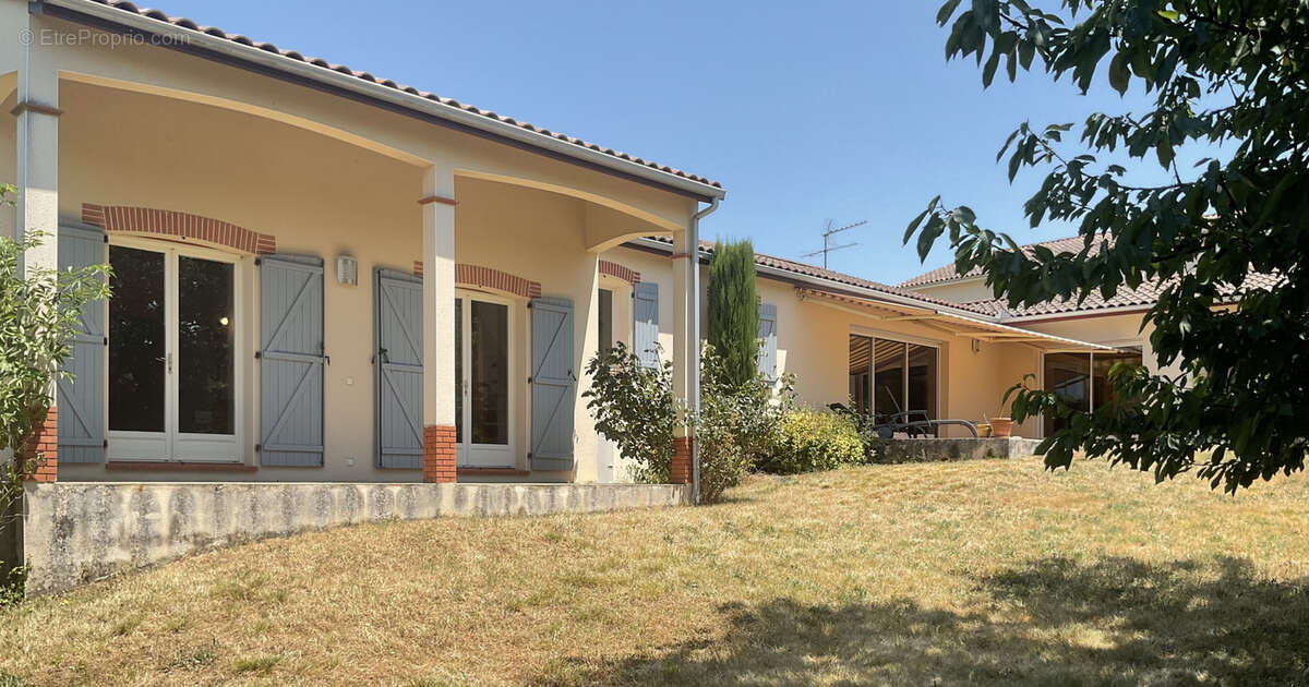 Maison à LAVERNOSE-LACASSE