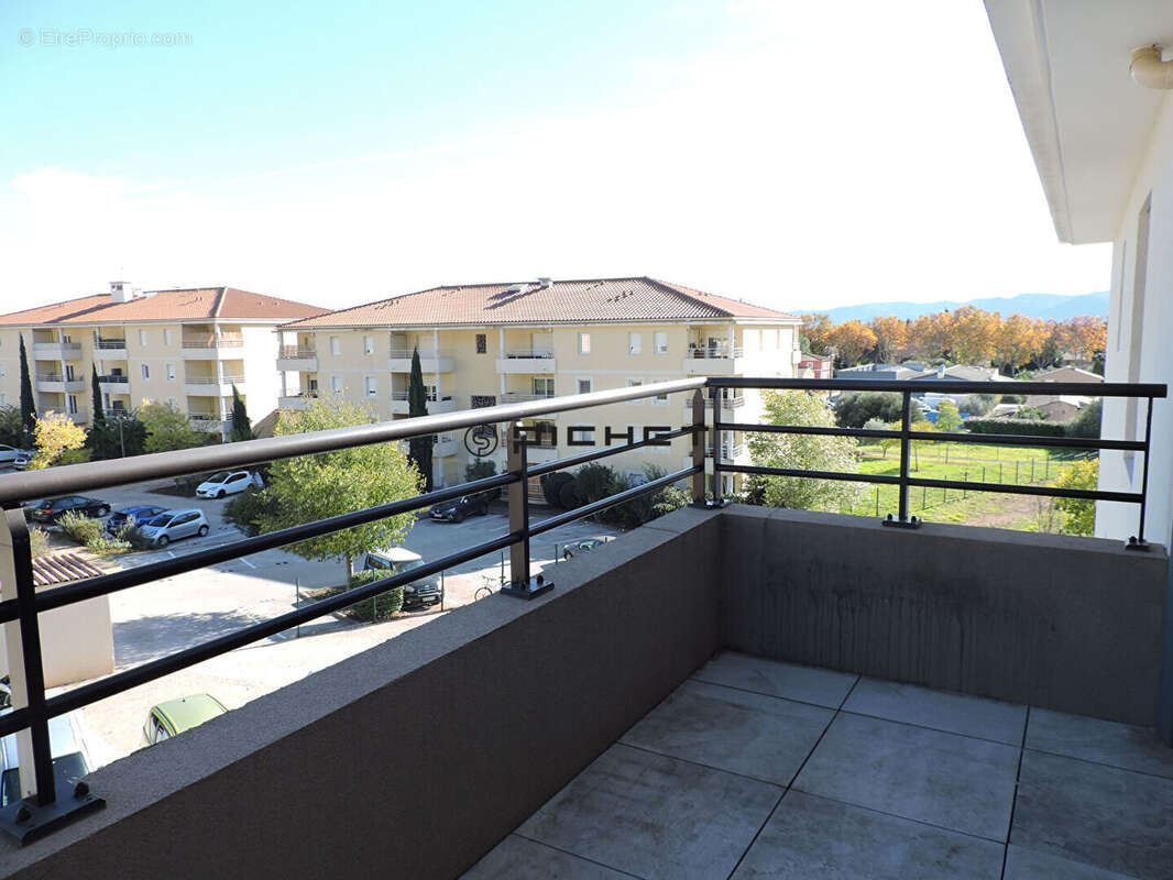 Appartement à LE LUC