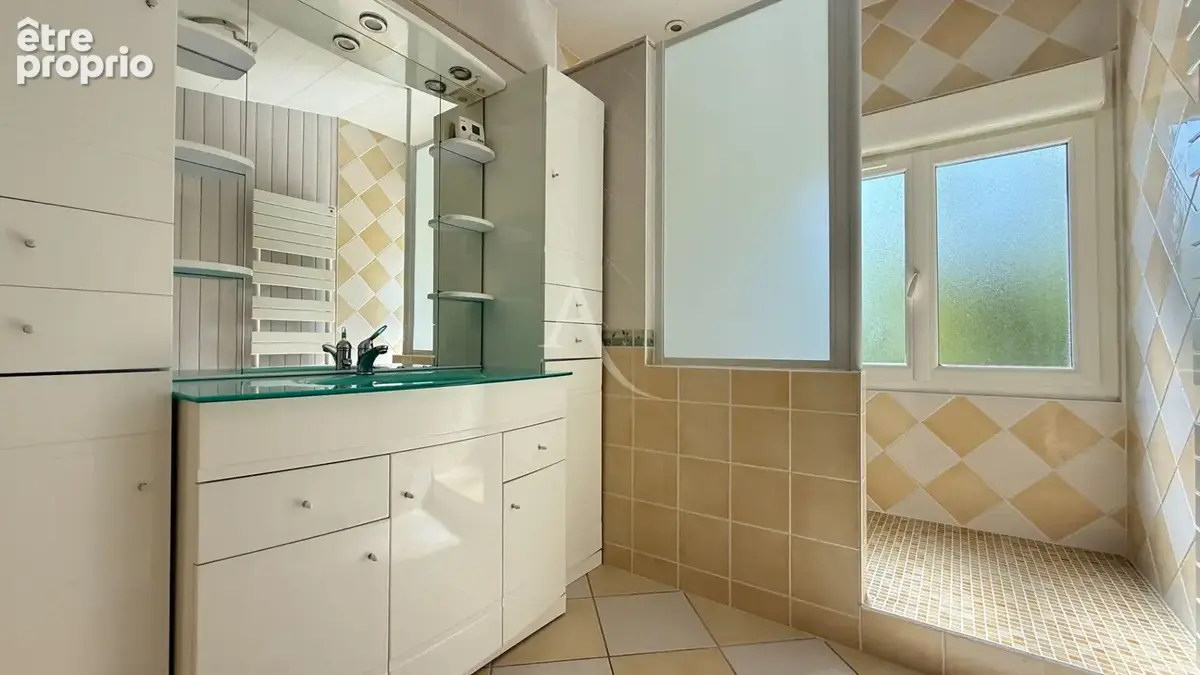 Maison Venansault- 3 chambres: - photo 6