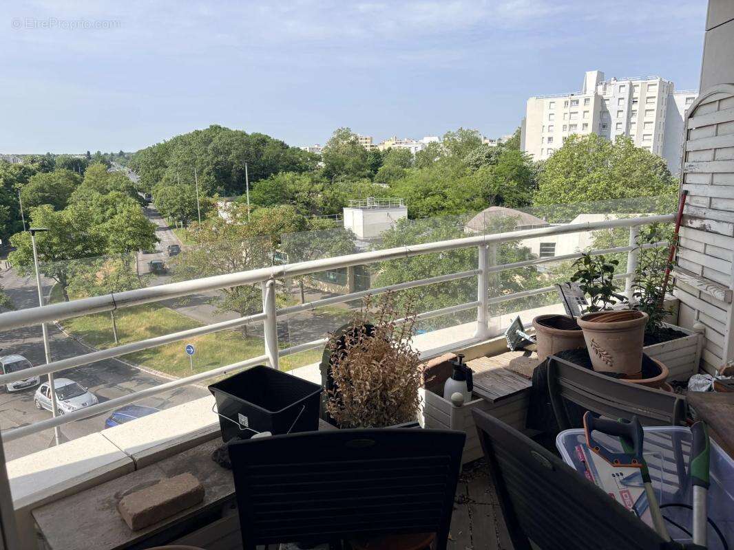 Appartement à MONTIGNY-LE-BRETONNEUX